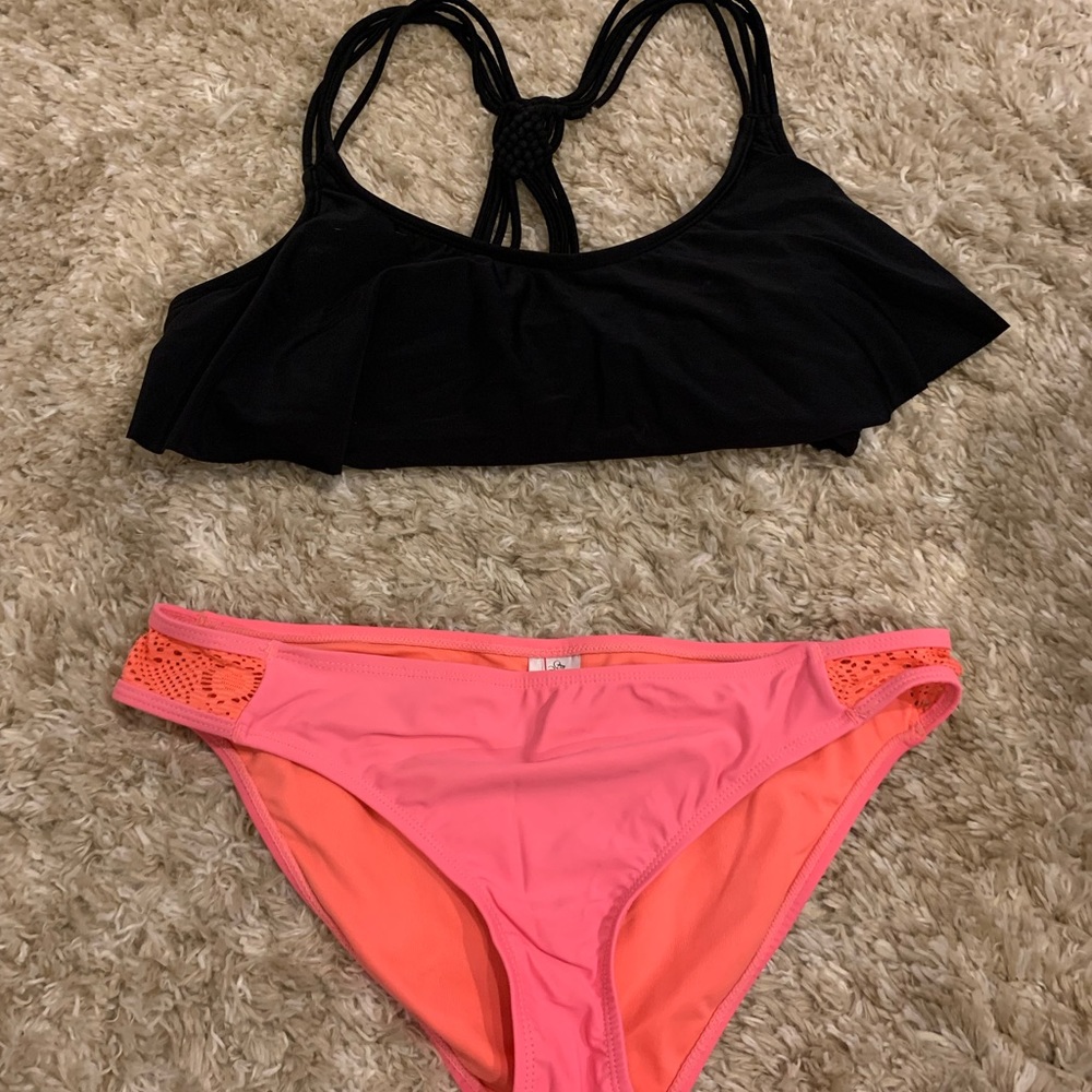 Black bikini top